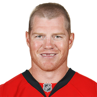 Photo of Chris Neil